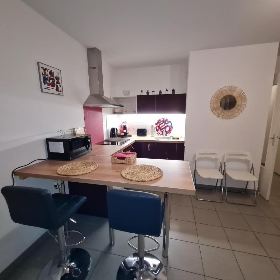 Beau Studio Tout Confort Au Calme Avec Parking . Appartement Villeurbanne Buitenkant foto