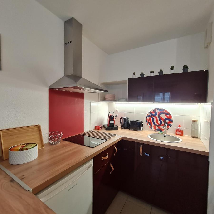Beau Studio Tout Confort Au Calme Avec Parking . Appartement Villeurbanne Buitenkant foto
